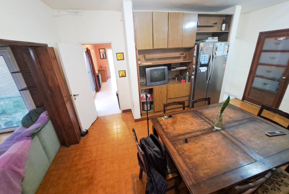 Casa en venta + depto a una cuadra Hospital Privado!