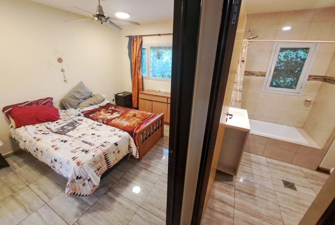 Casa en venta + depto a una cuadra Hospital Privado!