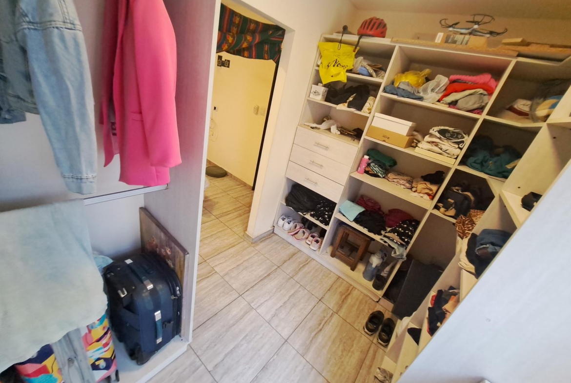 Casa en venta + depto a una cuadra Hospital Privado!