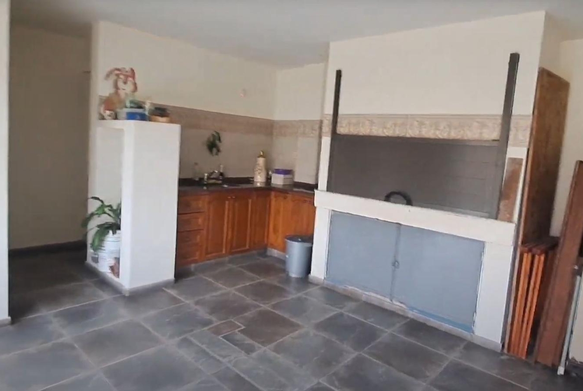 Casa en venta + depto a una cuadra Hospital Privado!