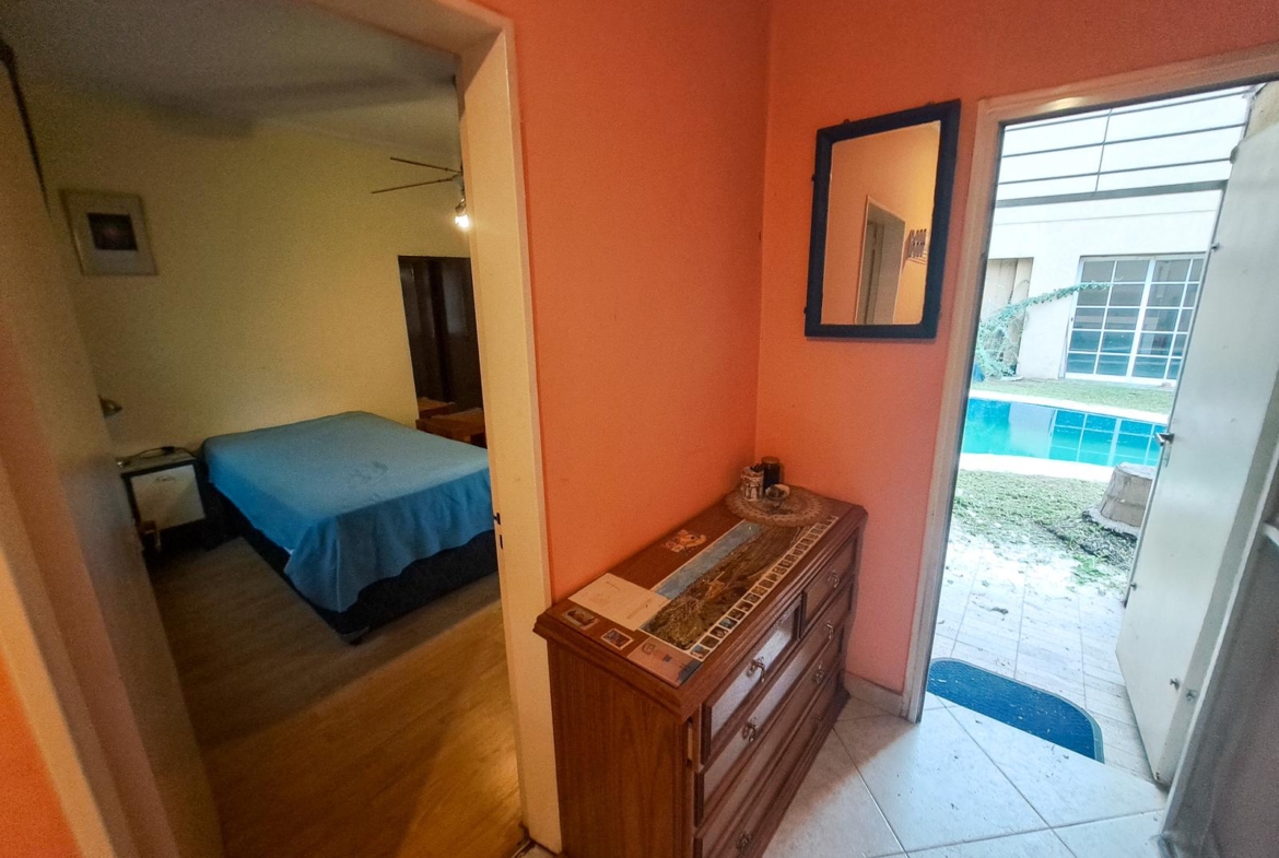 Casa en venta + depto a una cuadra Hospital Privado!